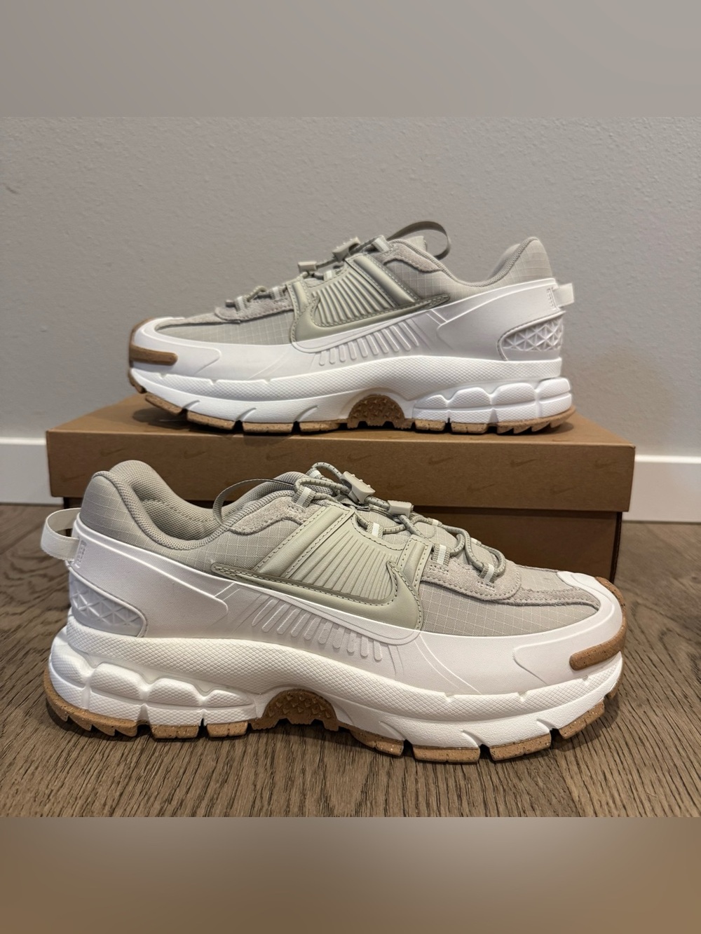 Nike Zoom Vomero Roam Sail Light Stone Gum